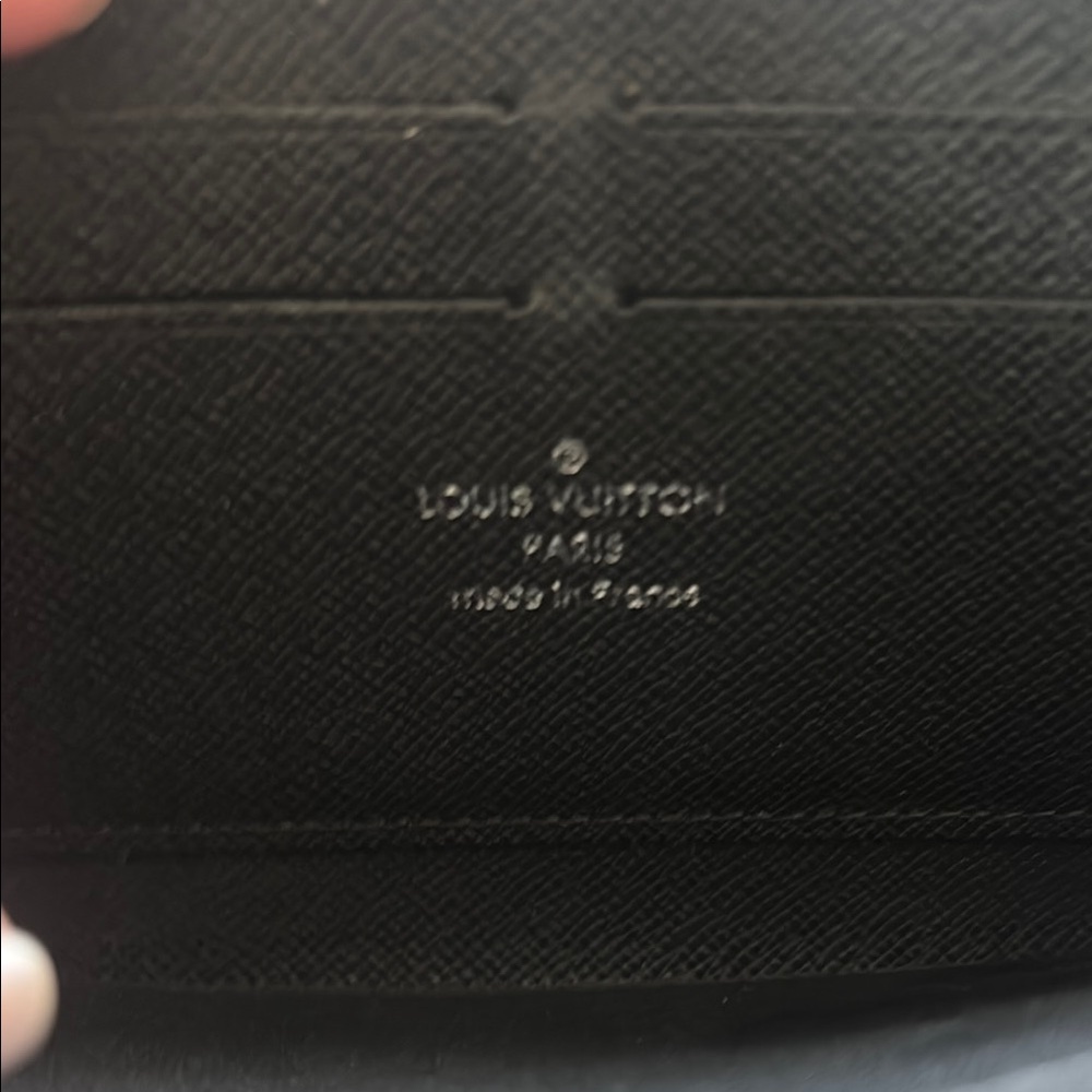 Louis Vuitton Black Epi Zippy Wallet - Picture 2 of 11